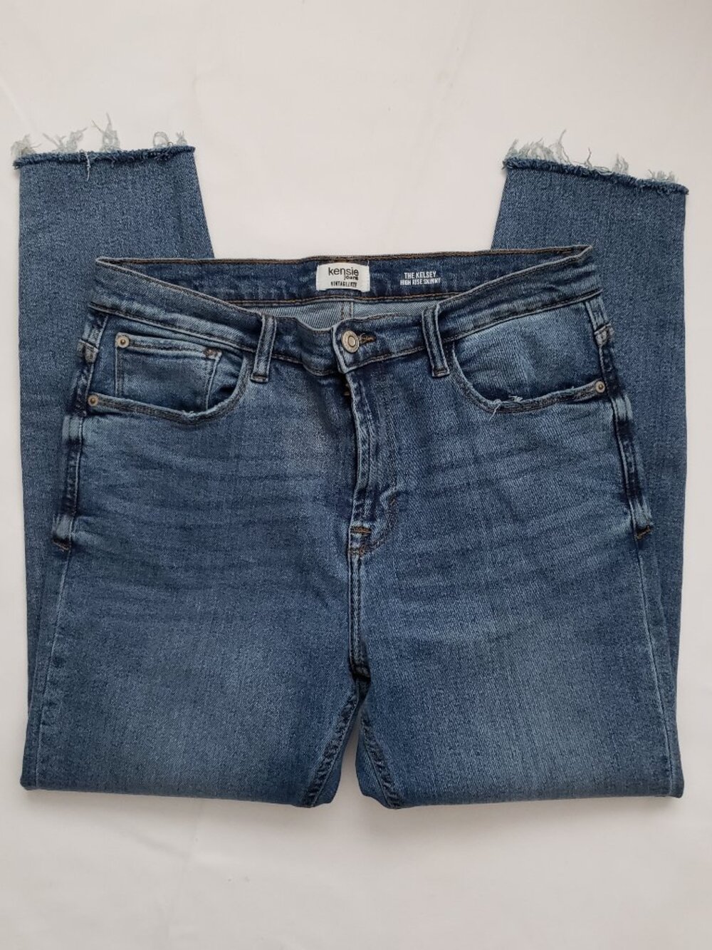 Kensie Vintage Luxe The Kelsey size 10 High Rise skinny blue jeans raw hem